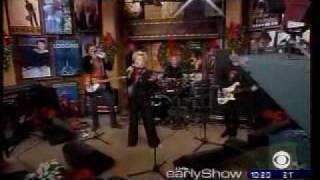 Cyndi Lauper - Rockin&#39; Around The Christmas Tree (Live)