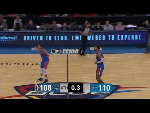 Richard Solomon slams it home