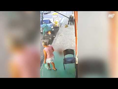 Motociclista é atingido por carro desgovernado no Centro de Itaporanga (PB)