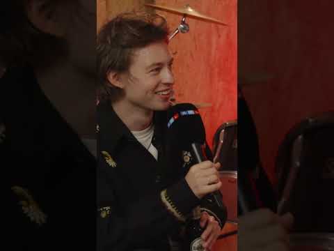 Fred von #GiantRooks zeigt uns sein verstecktes Talent 😉 #RAR2023 #RockamRing #RTLPlus