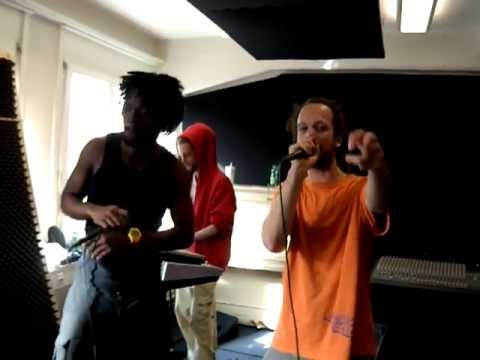 Ansage: Collie Herb & The Vibe Controllers feat. Redwan live @ Holästei Glarus