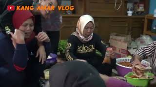 Download lagu Prosesi Penyambutan pengantin pria hajatan di kampung cikondang rancakalong yang sederhana mp3