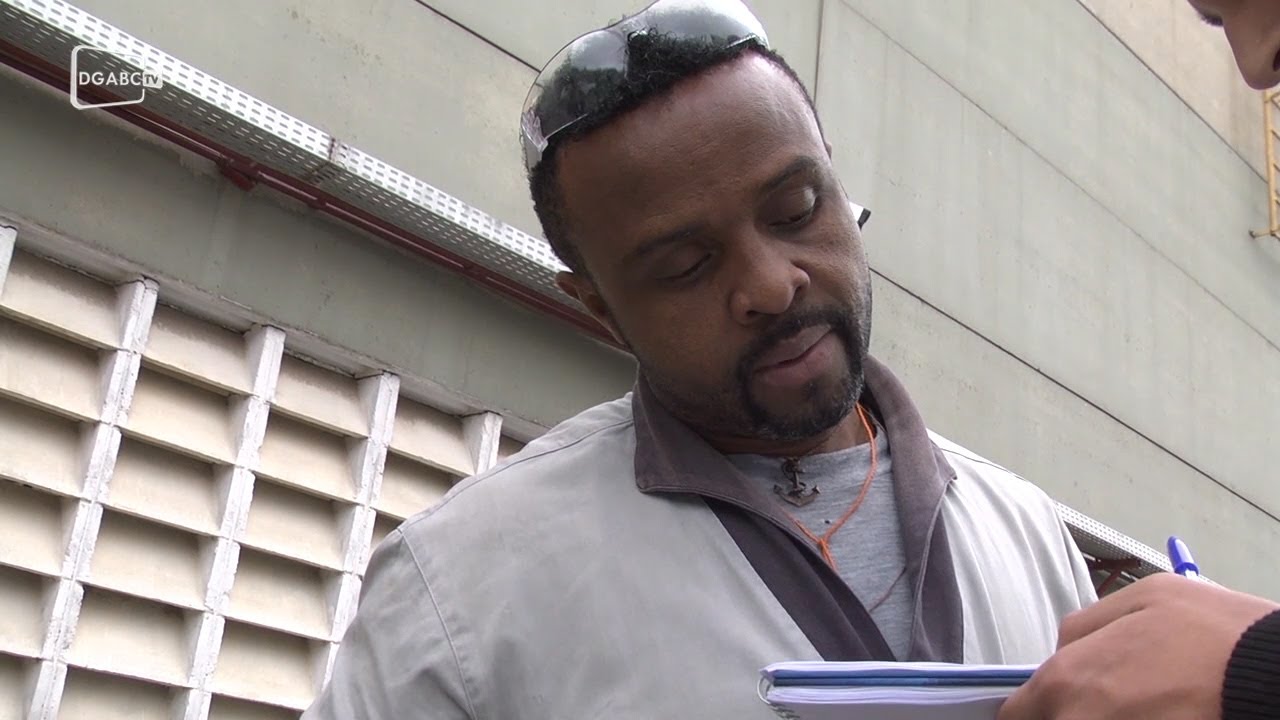 Camaronês, morador de Mauá, já jogou com Eto'o