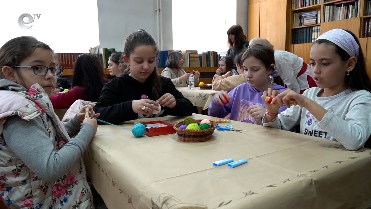 Деца изработваха мартеници в музея в Кърджали