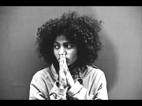 Nneka - Walking