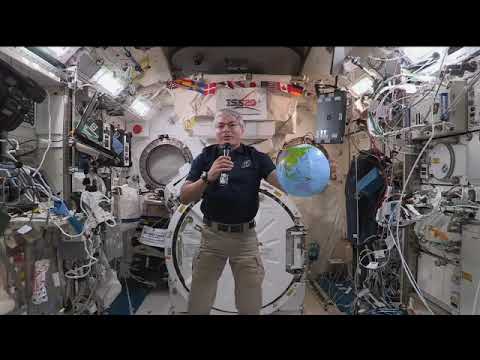 Astronaut Mark Vande Hei honors his many hometowns