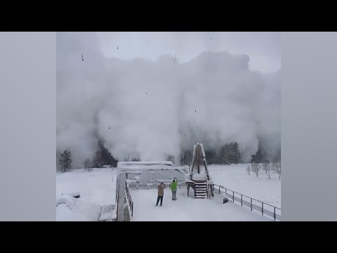 Жуткие кадры. Сход лавины рядом с Эльбрусом