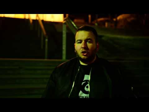 08. Έψιλον Ρο ft. Urban Pulse - Πολικός Αστέρας (Official Video Clip) [prod. by Sumo beats]