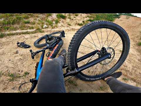 HOW (NOT) TO JUMP ON A BIKE❗️ - FUNNY MOMENTS😂