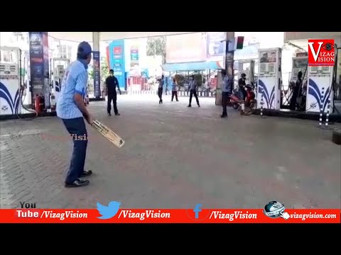 28 Telugu pilgrims from Anantapur district in Kashi Requesting AP CM,Vizagvision...