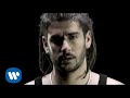 Melendi - Con sólo una sonrisa (Videoclip Oficial) Melendi - Con sólo una sonrisa (Videoclip Oficial)