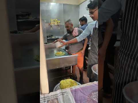 A sumptuous Breakfast at a legendary darshini!