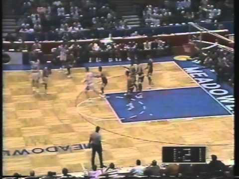 Dean Smith - Zone Offense - Lob Plays vs Temple Match Up Zone