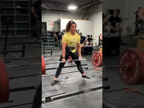 involuntary Urination while deadlifting 👀 #bodybuilding #weightlifting #weight #viral#shorts#youtube