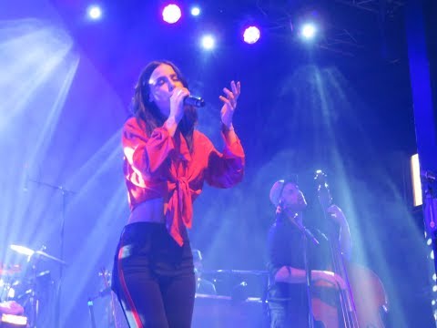 Lena - Bad Liar/A million and one (13.12.2017, Hannover)