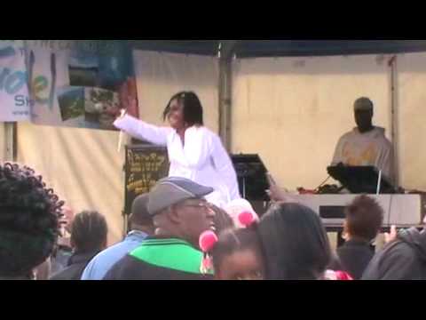 Family Funday @ Crystal Palace  4 Sep 2011 - Janet Kay (Silly Games)