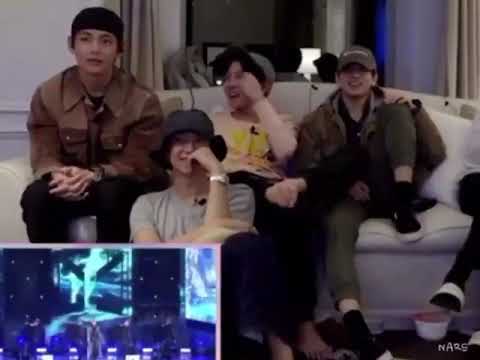 Jungkook funny reaction to V Singularity