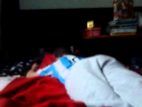 musta Angry Birds räjäyttää emil salmelan bailuissa