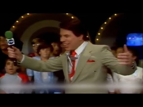 TV completa 70 anos no Brasil como companheira da comunidade