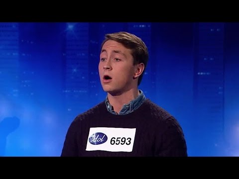 August (20) overrasker dommerne