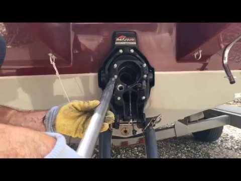 MerCruiser Alpha one out drive lower unit install/ Desert Rat 2000