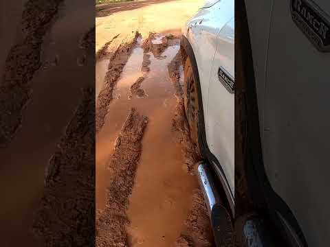 O motivo de atolar tanto no barro a Fiat Toro!!!