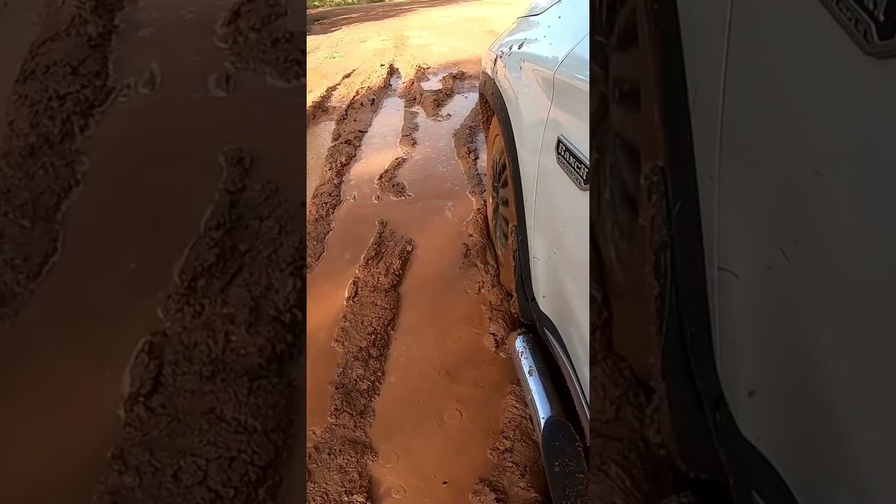 O motivo de atolar tanto no barro a Fiat Toro!!!