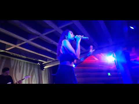 Amber Mark - "FOMO" (Live)