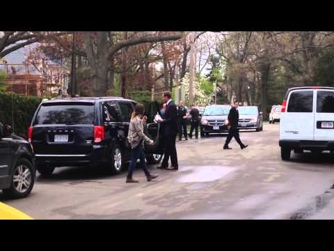 Gabriel Macht filming Suits S04E04 in Toronto (14/05/14)