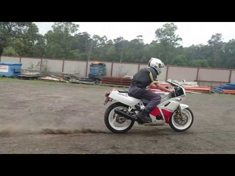 Yamaha FZR400 1986