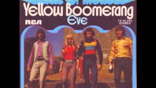 Yellow Boomerang  MIDDLE OF THE ROAD