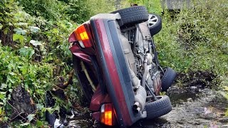 preview picture of video 'Spektakulärer Unfall - Pkw landet in Bach und Fahrer flüchtet (Wilnsdorf/NRW)'
