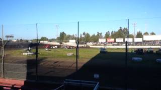 preview picture of video 'Dirt Modified Heat Race @ Antioch Speedway'