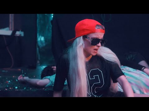 Talstrasse 3-5 & Mia Julia - Mama Platz (Offizielles Musikvideo)