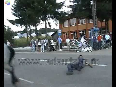  powalające końskie kopnięcie