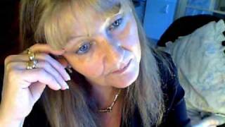 pourquoi le monde a peur sur double fond de musique