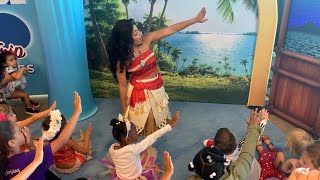 Disney on Ice Road Trip Adventures w/ Wayfinding with Moana &amp; Mickey Mouse Meet n Greet