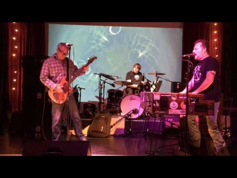 Mike Watt + the Secondmen perform Minutemen classics 