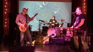Mike Watt + the Secondmen perform Minutemen classics 
