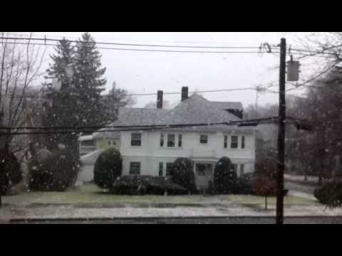 Winchester MA-Snowing