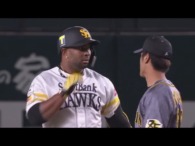 【7回裏】フェンス直撃!! ホークス・バレンティンのタイムリー2ベースヒット!! 2020/2/29 H-T