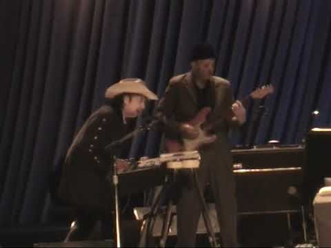 Bob Dylan -  2004 03 19 - Ricoh Coliseum - Toronto, ON_2