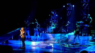 Kelly Clarkson - That I Would Be Good / Use Somebody @ Acer Arena 17 April 2010