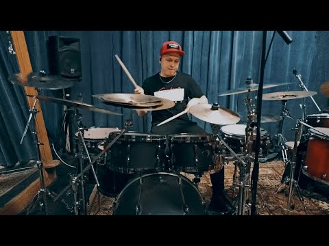 Gergo Borlai - Matthew Garrison // Erik Lehart