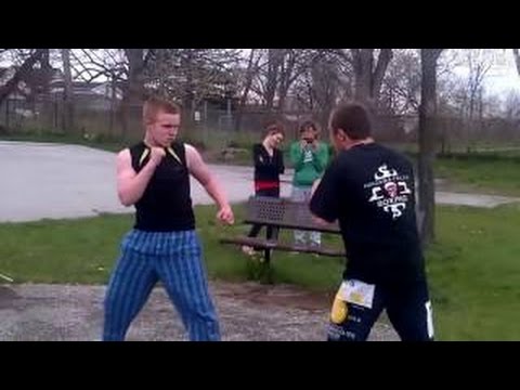 【路上スパーリング】　ストリートファイター vs ムエタイ選手