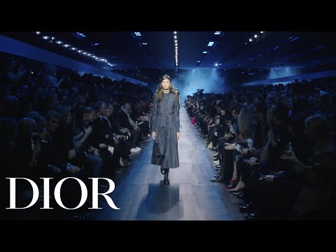 Autumn-Winter 2017-18 Ready-to-Wear Fashion Show - Full version