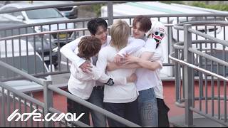 Download lagu 하츠웨이브 퍼컬은 러닝…🏃 | hrtz.wav (하츠웨이브) ‘ALIVE’ MV Behind mp3