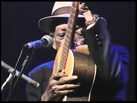 Compay Segundo y sus Muchachos - Beso discreto - Heineken Concerts 1999