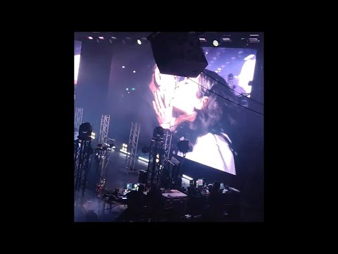 LATIN MAFIA - Yo siempre contesto. (en vivo Teatro Caupolicán, Santiago, Chile)