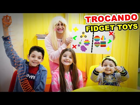TROCAS DE FIDGET TOYS COM A CHATA DA MINHA PRIMA & IRMÃ E IRMÃOZINHO